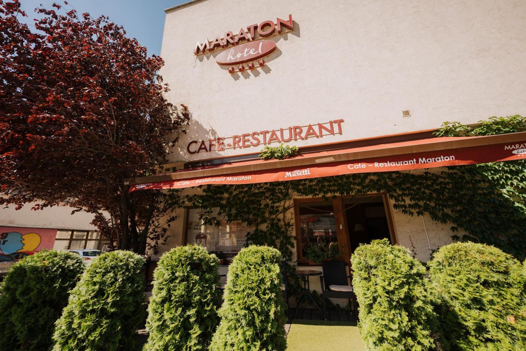 Boutique Hotel Maraton Kosice Bagian luar foto