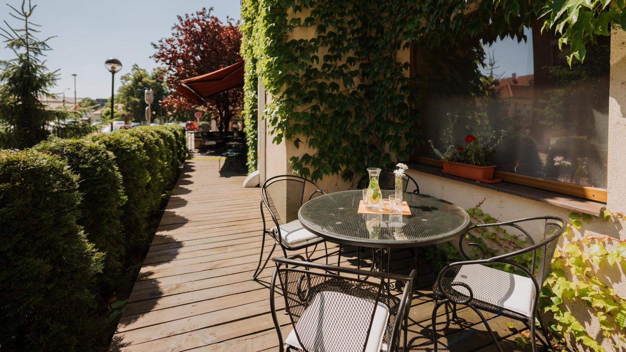 Boutique Hotel Maraton Kosice Bagian luar foto