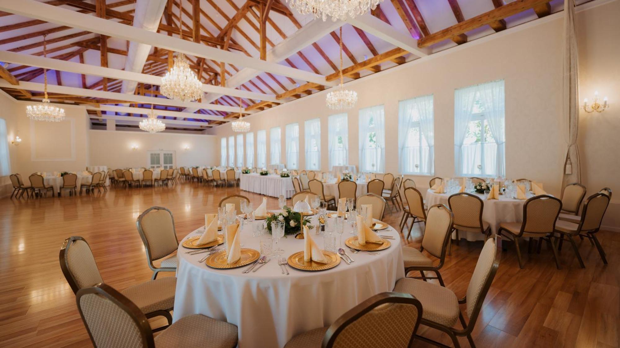 Boutique Hotel Maraton Kosice Bagian luar foto